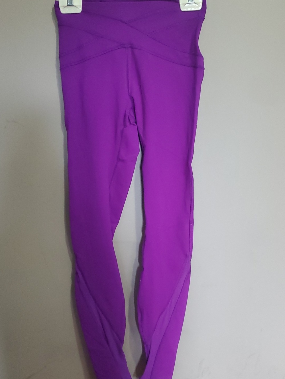 Lululemon Free Throw Tender Violet Active Leggings Size 6